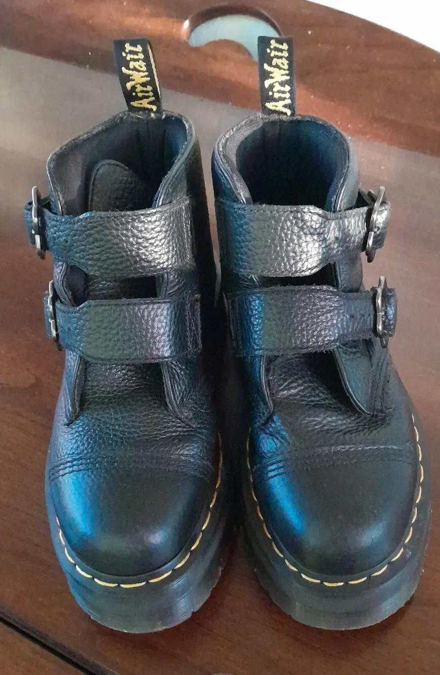 Dr. Martens Devon Flower Buckle Black Leather Quad Platform Boots Size 8USL